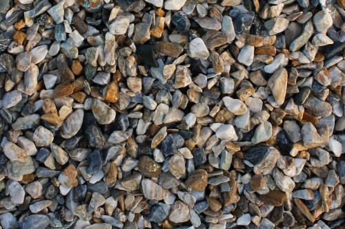 Щебень галтованый медовый (мрамор) фр.10-20 мм.